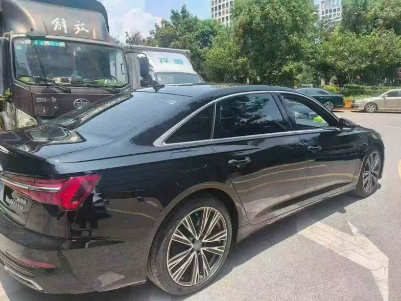 奥迪A6L 内饰前排