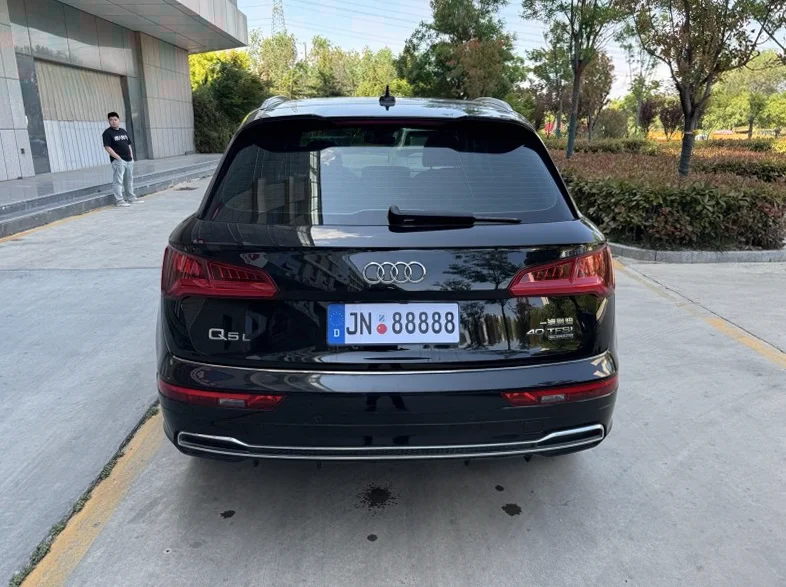 奥迪Q5 后面外观二