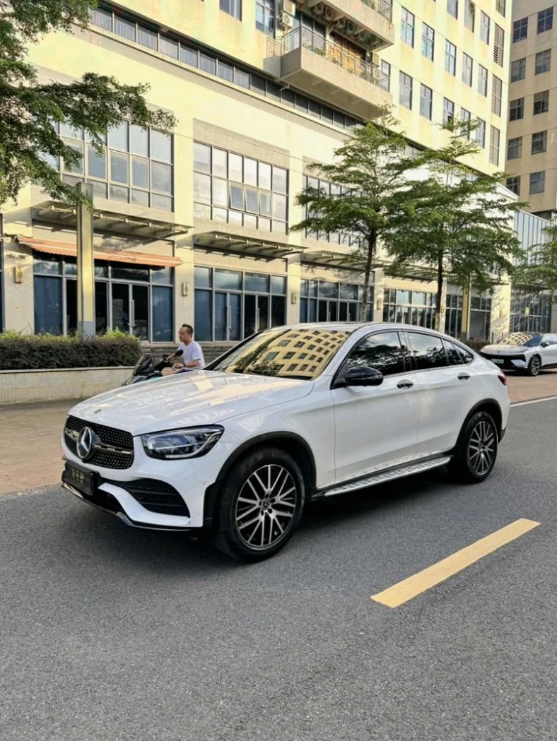 奔驰GLC 正面外观三