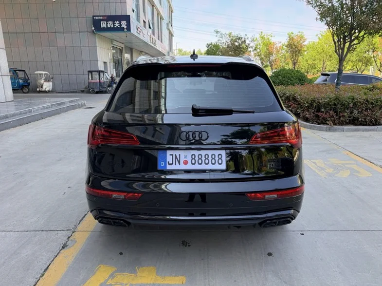 奥迪Q5 正面外观三
