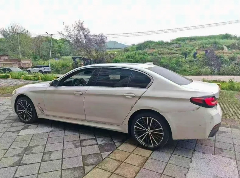 宝马5系 后面外观三