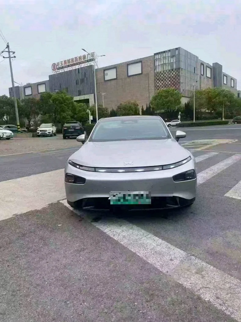 23年小鹏P7i 702续航