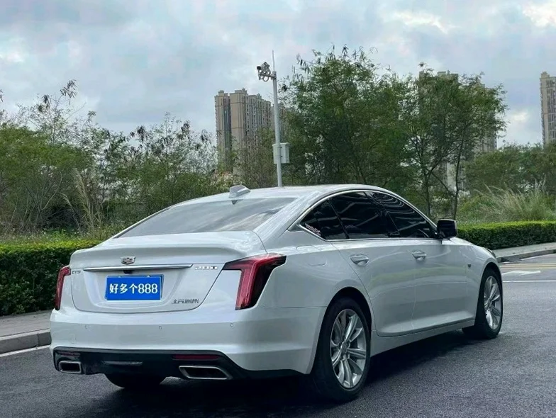 凯迪拉克CT5 后面外观一