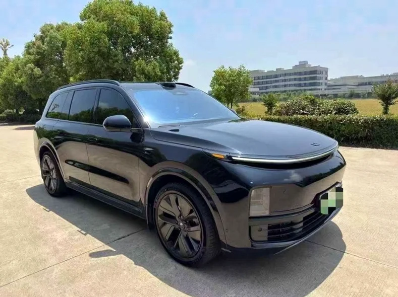 理想L9 正面外观三