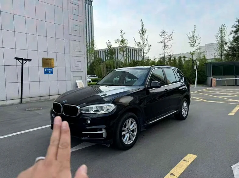 宝马X5 正面外观二