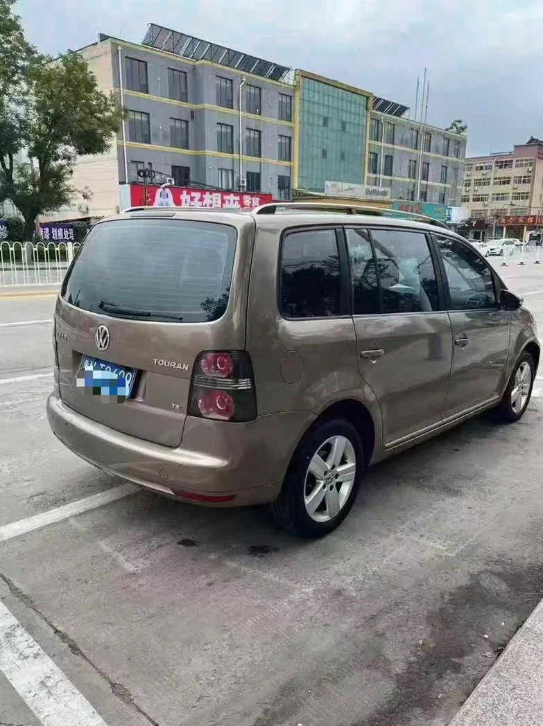 大众途安 后面外观三