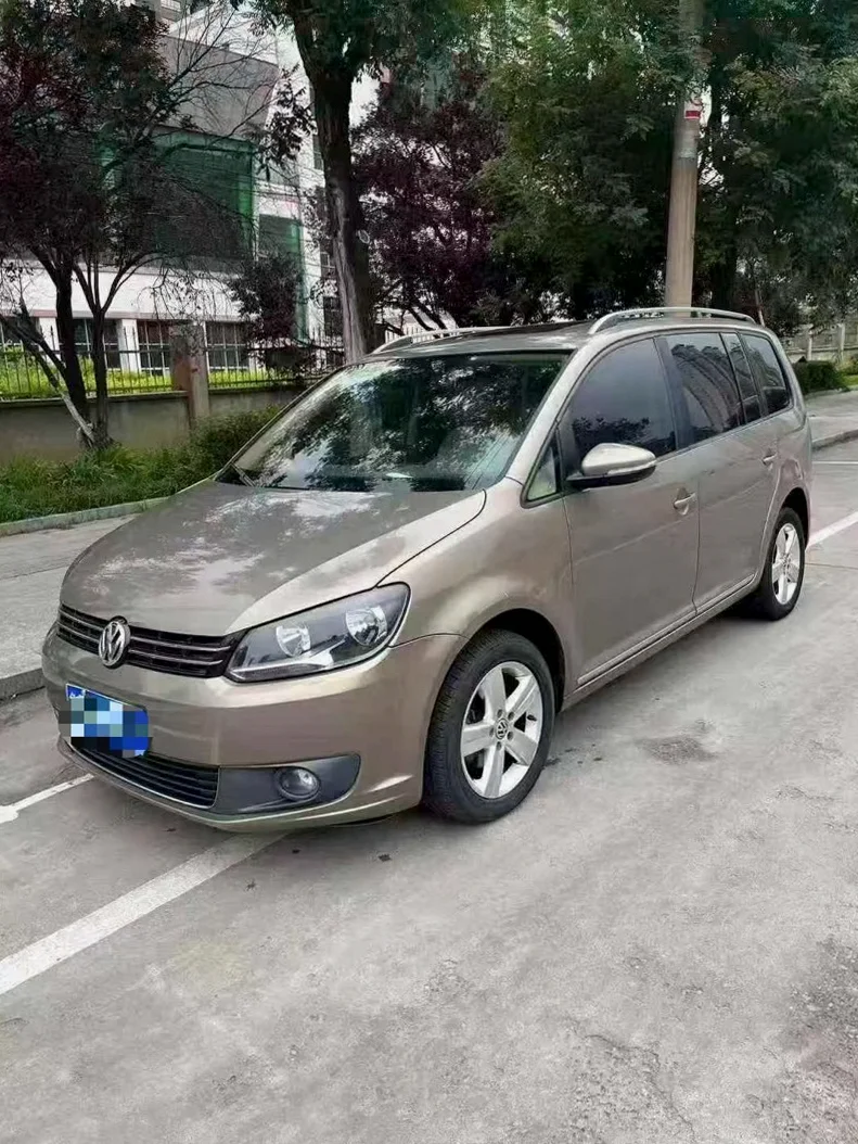 大众途安 后面外观二