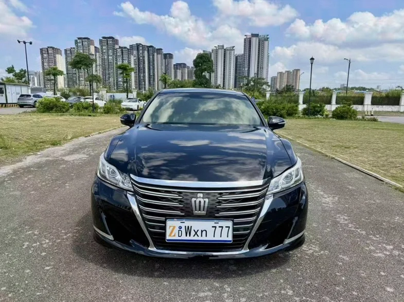 16年丰田皇冠运动版2.0T