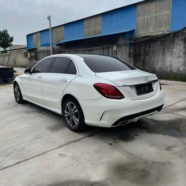 奔驰C 驾驶室