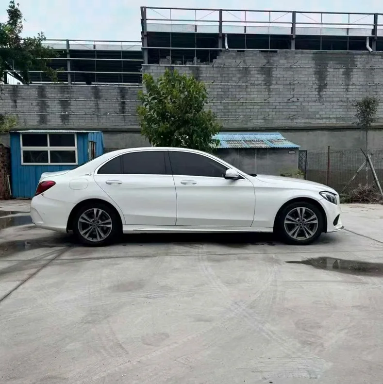 奔驰C 内饰前排