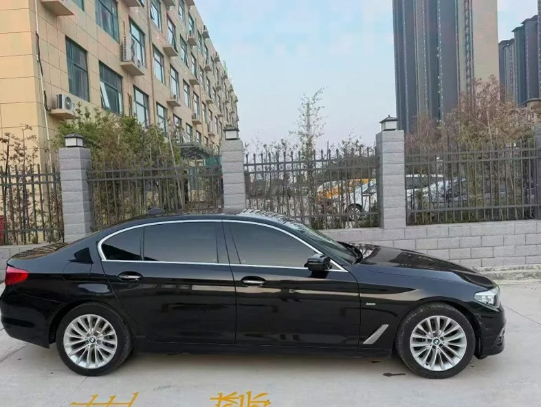 宝马5系 内饰后排