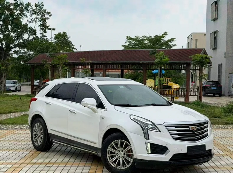 凯迪拉克XT5 正面外观二