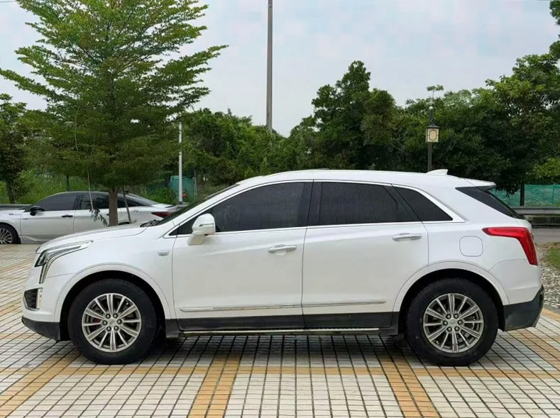 凯迪拉克XT5 正面外观三