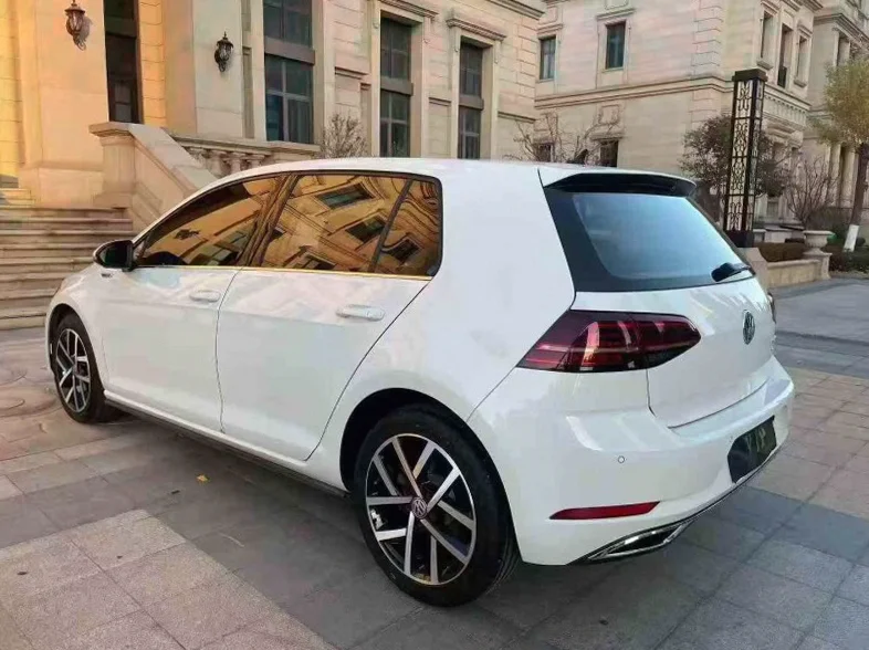 大众高尔夫 后面外观一