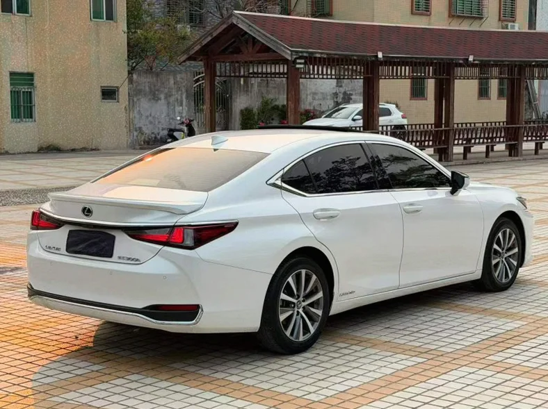 雷克萨斯ES 内饰后排