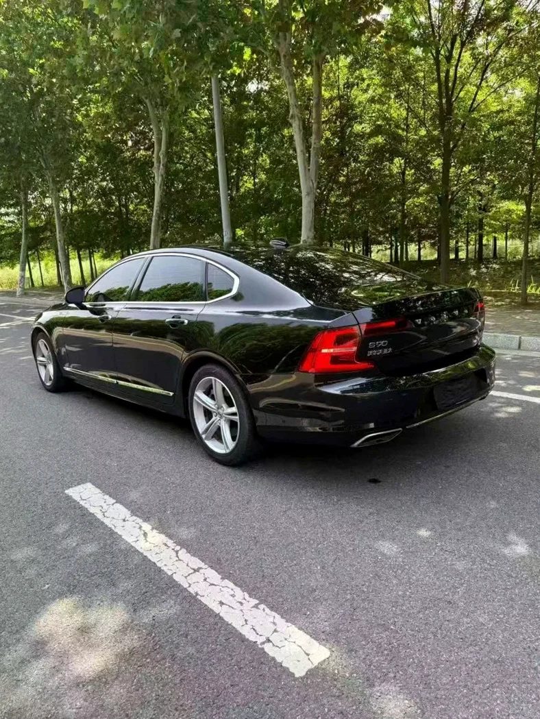 沃尔沃S90 后面外观三