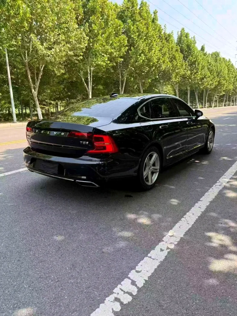 沃尔沃S90 后面外观二