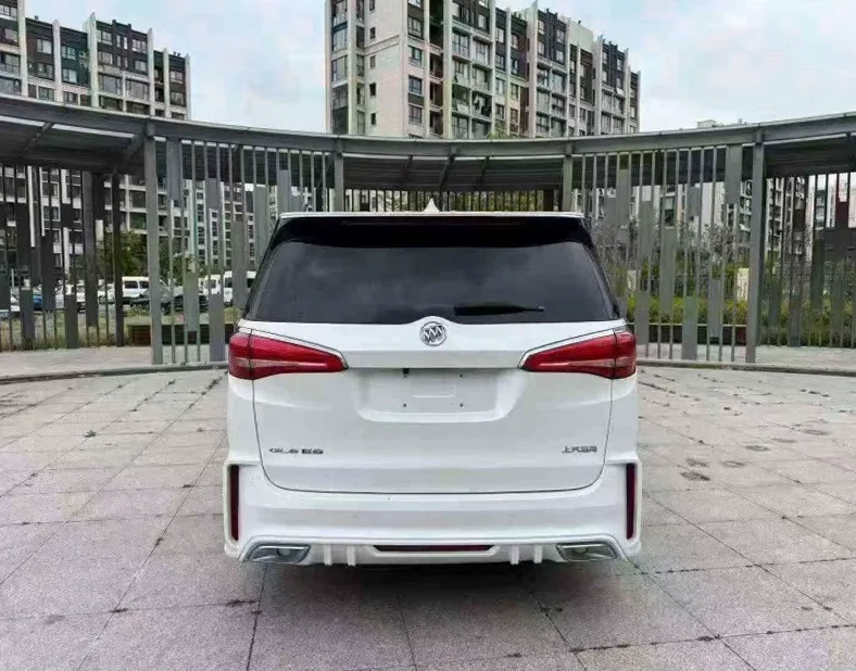 别克GL8 后面外观三