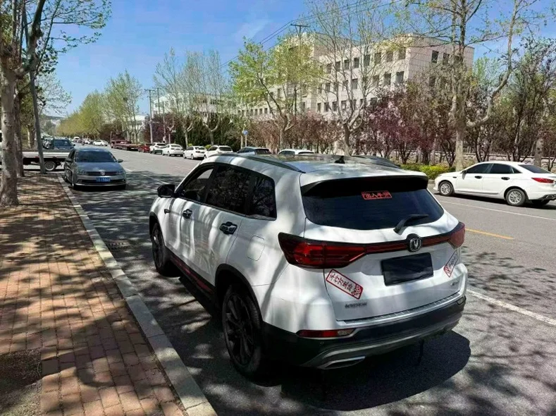 长安汽车CS75 后面外观三