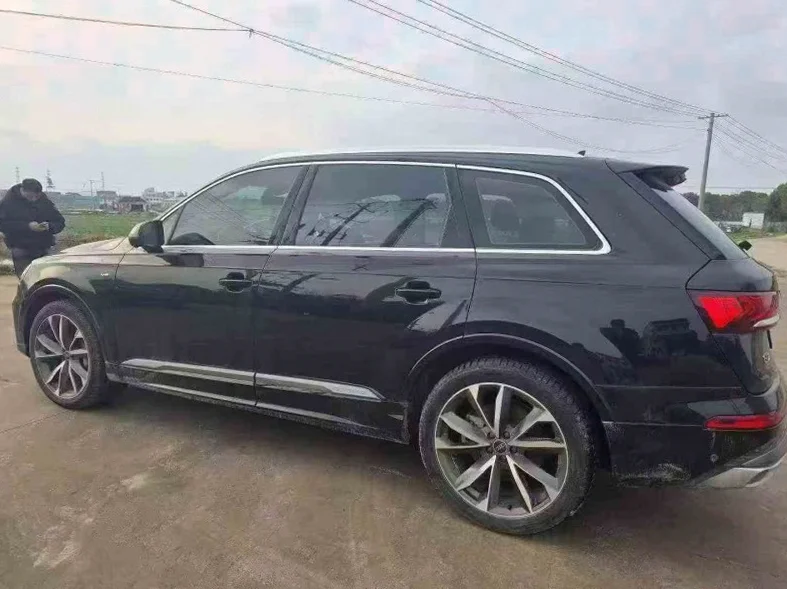 奥迪Q7 驾驶室
