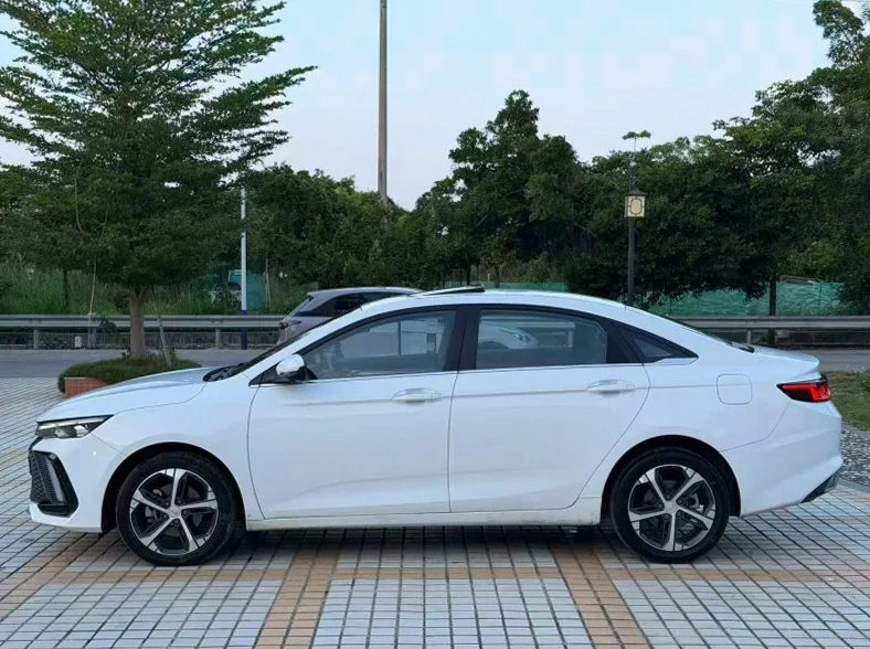 吉利帝豪 正面外观三