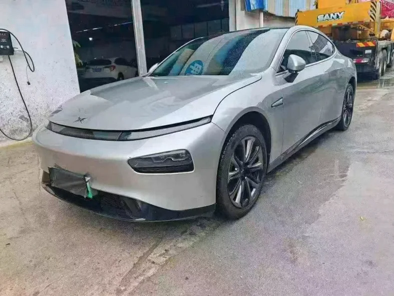 小鹏汽车p7 正面外观三