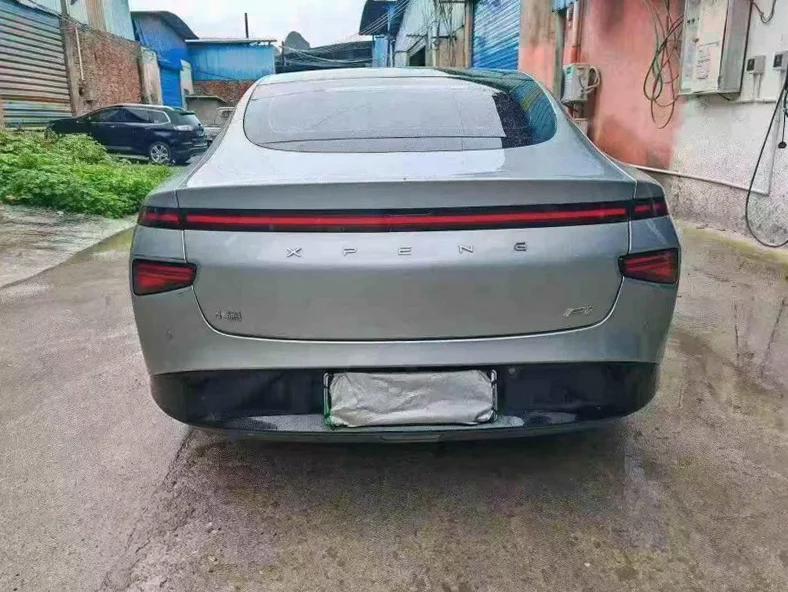 小鹏汽车p7 后面外观三