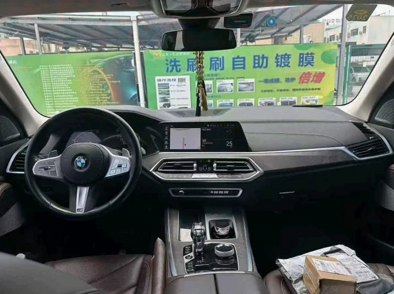 宝马X5 后面外观三