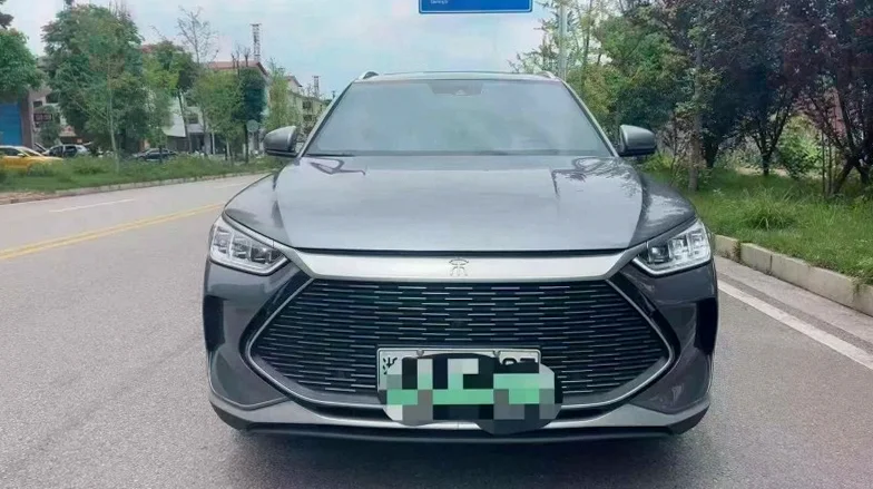23年比亚迪宋plus 油电混合1.5T