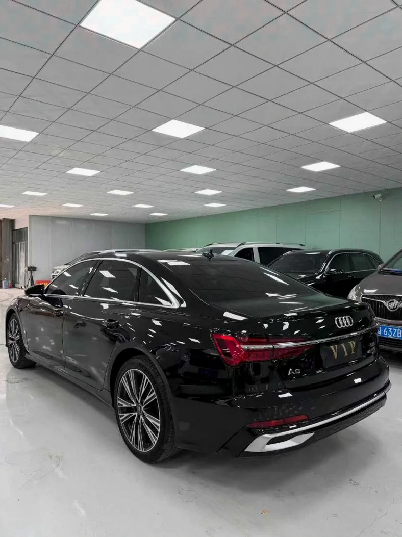 奥迪A6L 后面外观一