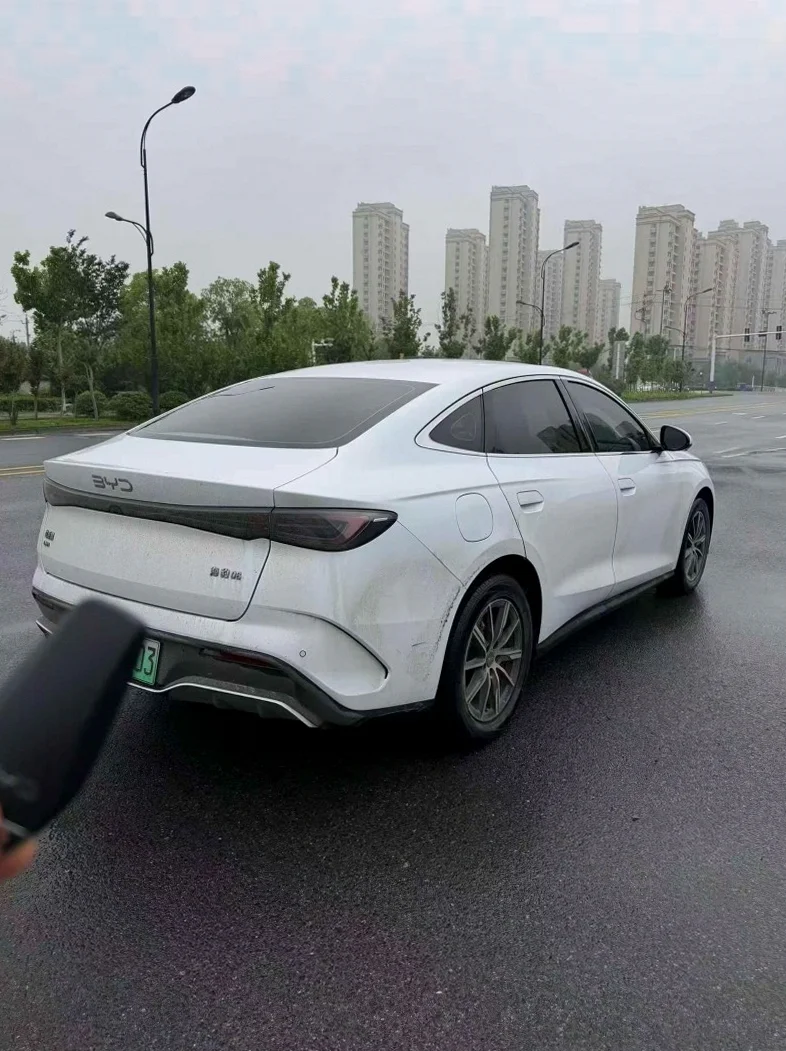 比亚迪海豹 后面外观三