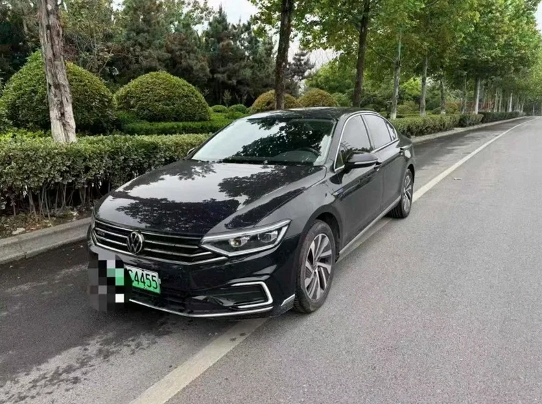 大众迈腾 正面外观二