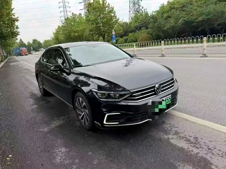 大众迈腾 正面外观三