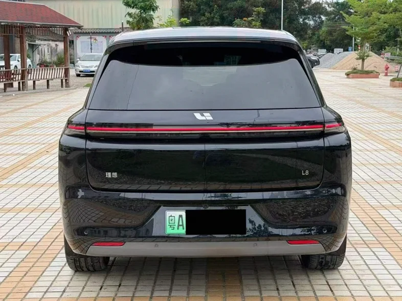 理想L8 驾驶室