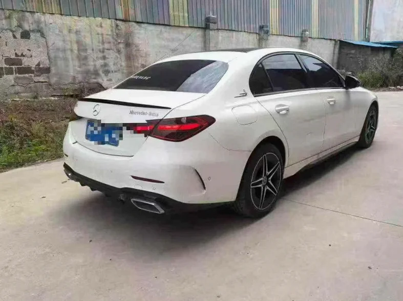 奔驰C 后面外观三