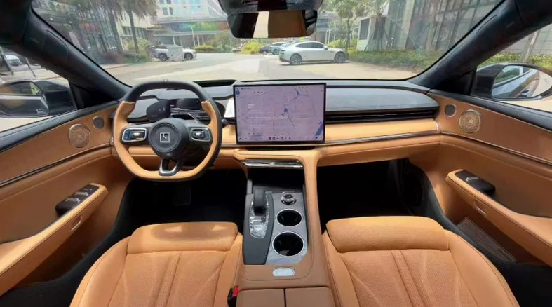 极氪汽车001 后面外观三