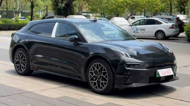 极氪汽车001 正面外观三