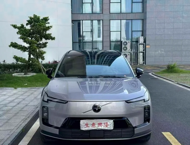 26年沃尔沃XC70插电混动四驱超长续航Plus