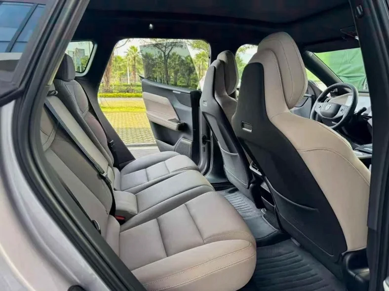 沃尔沃XC70 后面外观三