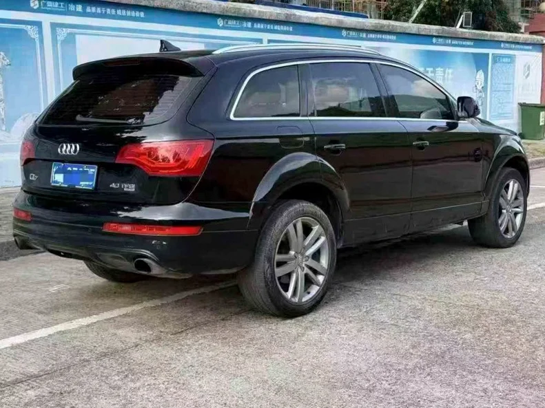 奥迪Q7 内饰后排