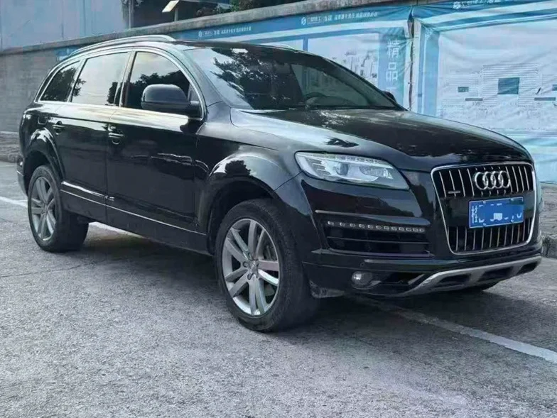 奥迪Q7 正面外观三