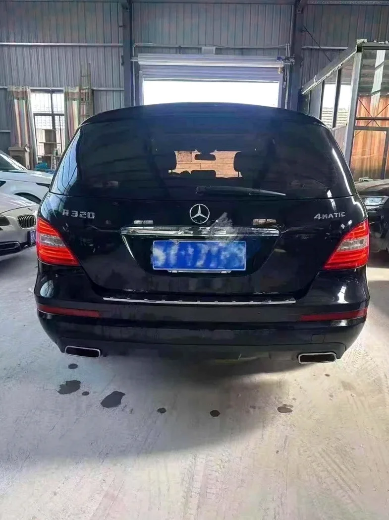 奔驰R 驾驶室