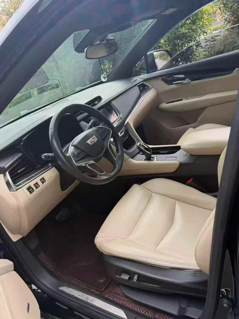 凯迪拉克XT5 后面外观一