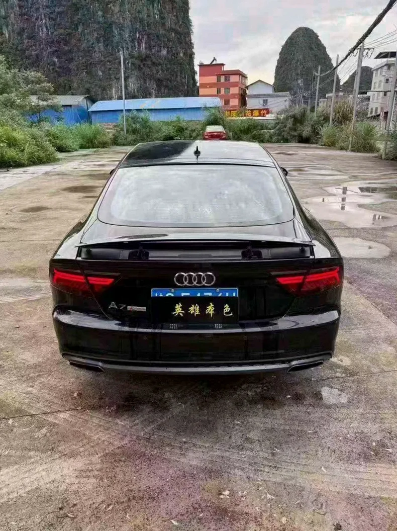 奥迪A7L 内饰后排