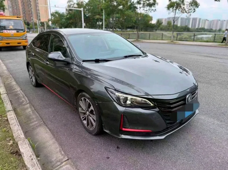 长安汽车锐程 正面外观二
