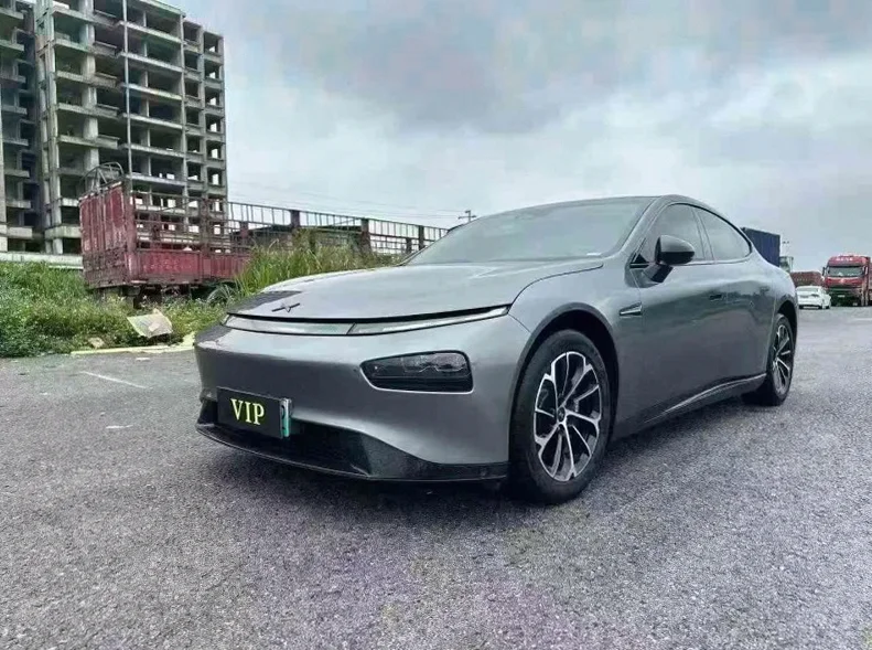 小鹏汽车p7 正面外观三