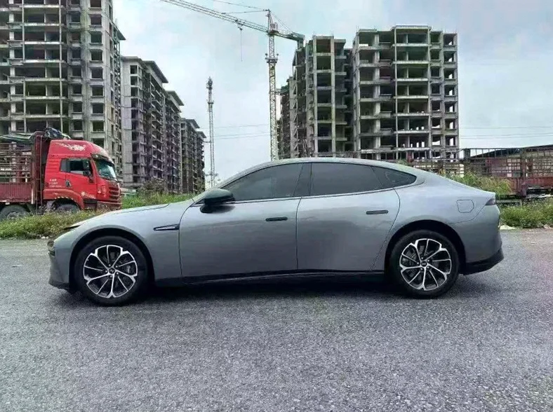 小鹏汽车p7 后面外观一