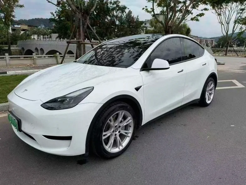 特斯拉MODEL 正面外观二
