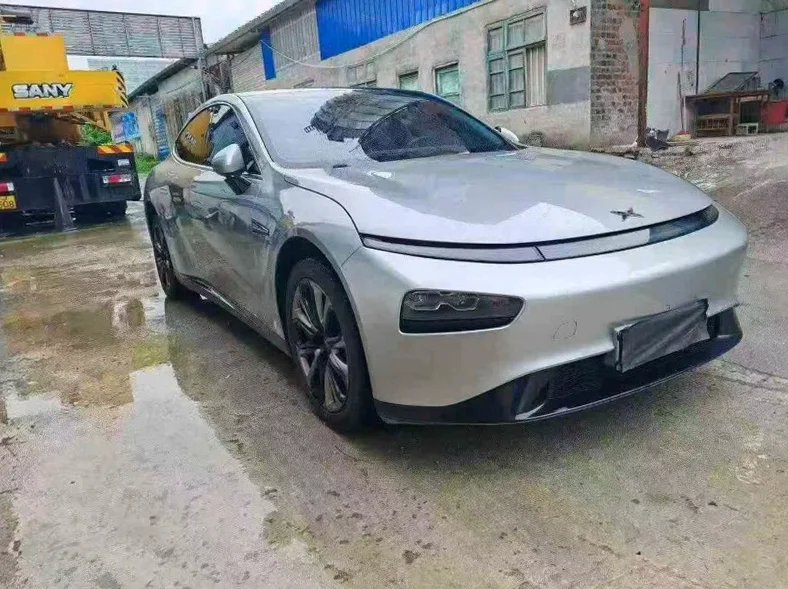 小鹏汽车p7 正面外观三