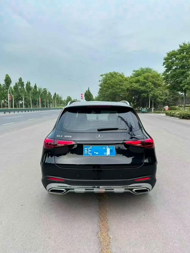 奔驰GLC 驾驶室